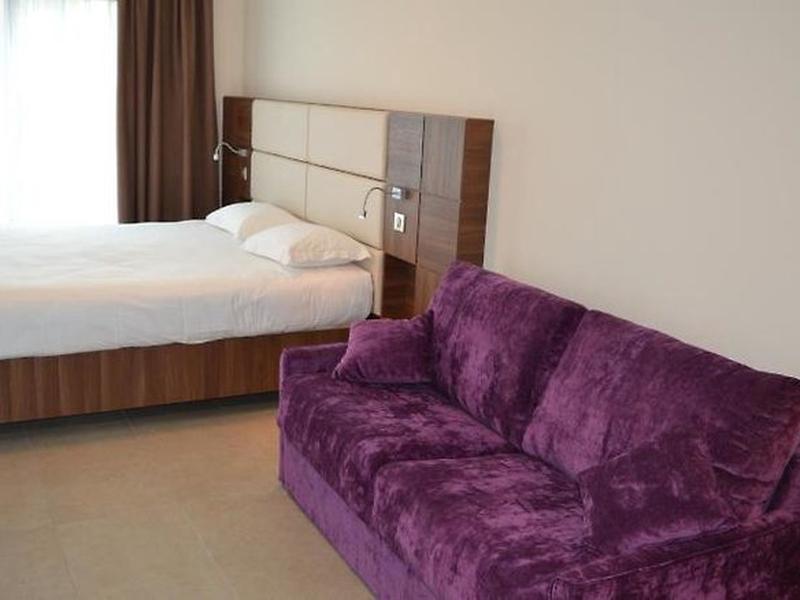 E469E54AD2CD4F1F78E33D1E1C78309A