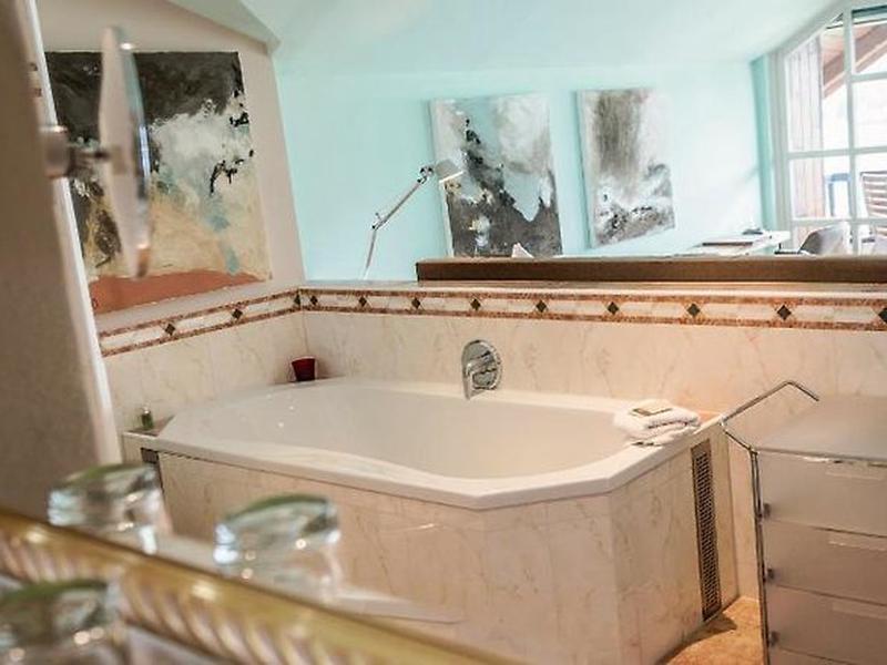 90C625AD44A5FF835AFAF6ECEC9E7EAA