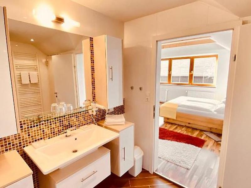 6E9F3683DB1498475919989BA6C9C547