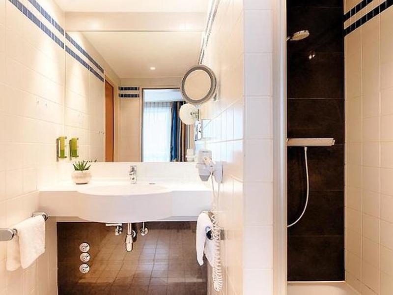 B3E33898DEFDEFE04AB6C62070484F0C