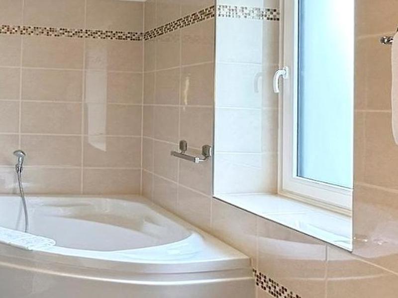 9C09BB5388D87F2D00EBB8038B51510F