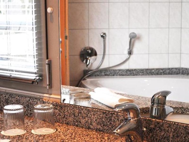 A06D77D546CB50C97978BCA461716FF4