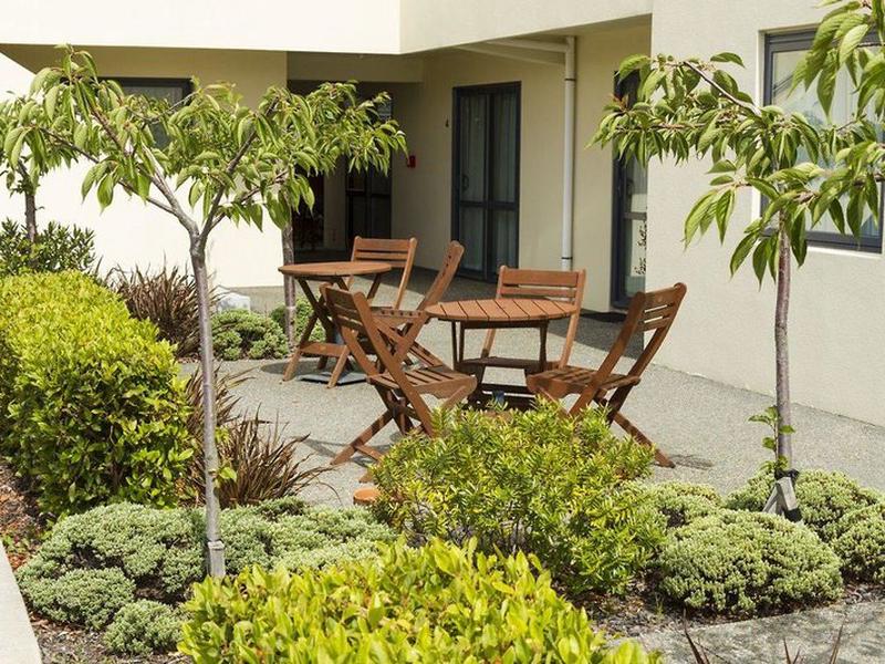 2DBEC0D676FD8C357B6E1D29C3205B43