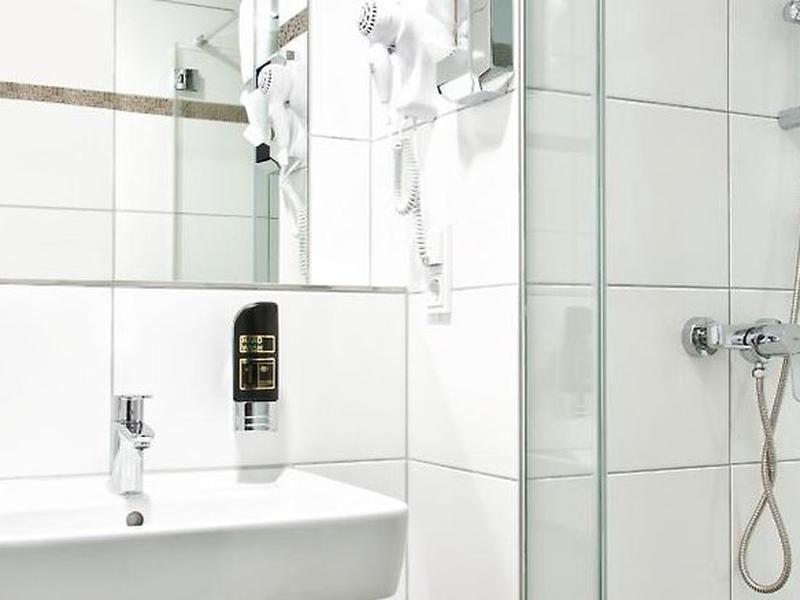 933AB757A8C794384D0CF4F3A32F3EB6