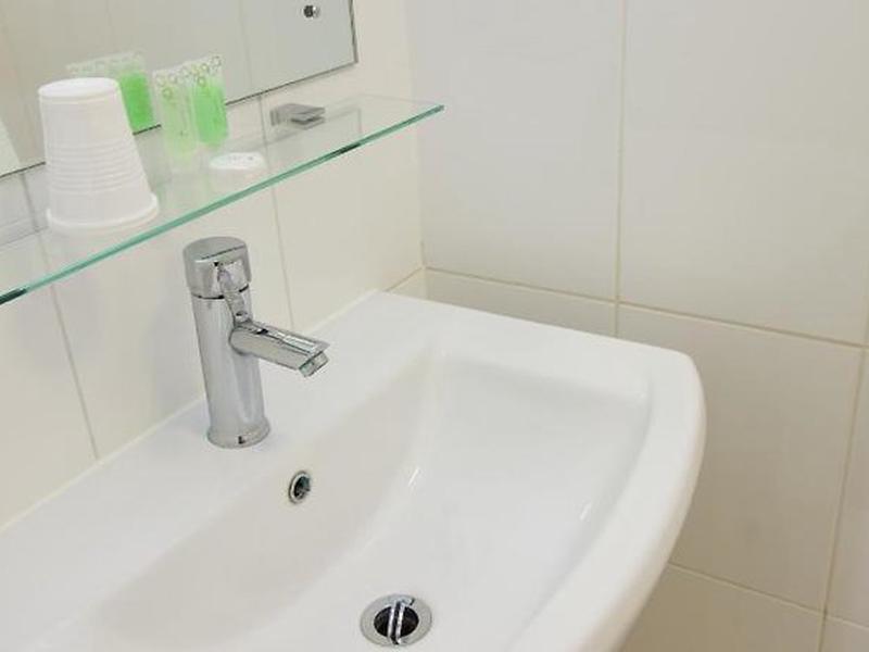 15EC0EA48BAB990A0E9B4B7060ADB2E4