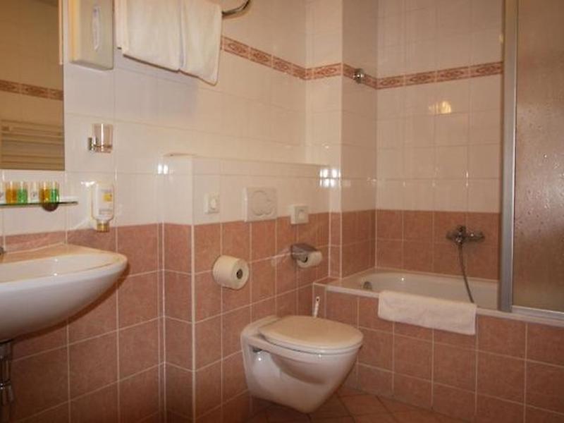 F4A61E366A8D8ED86A476EC5DADA8F0D