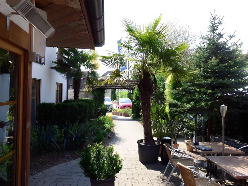 CE9F9242737522D006B9681D7F810DCF