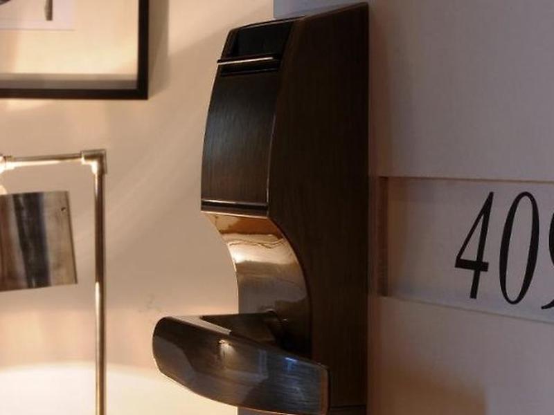 86C201D824A3F38821D0317C8AC618D0