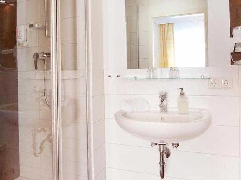 49AA406A33F8FB728C0993CEB9B5184D