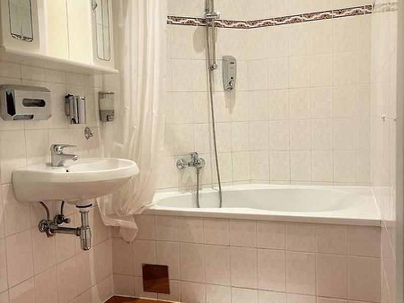 D248CE16C49836081A18C56071BC6EC9