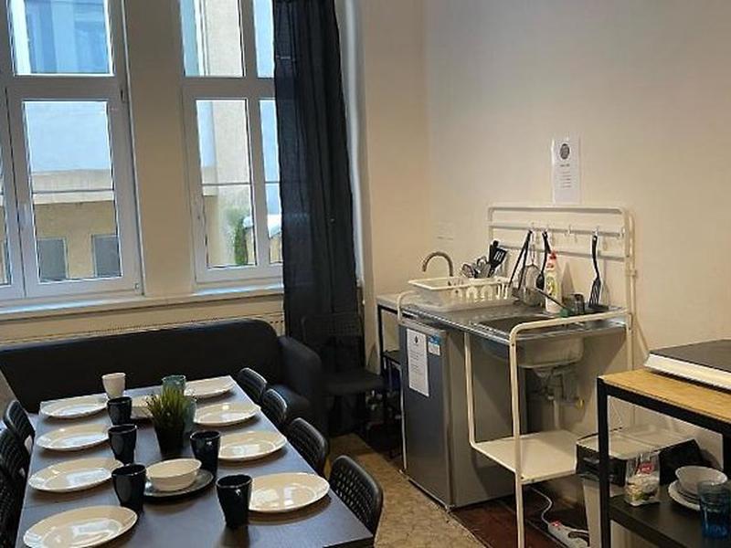 9DE83FA114696A6A7CB3F179D6F4B91E