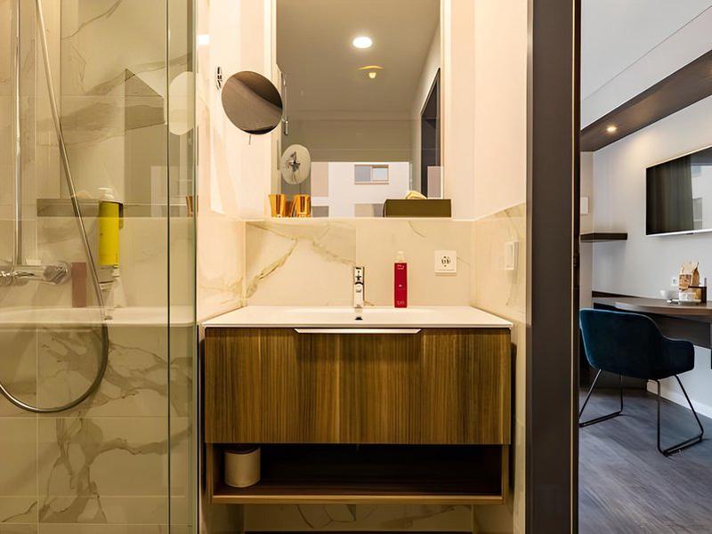 6FDEFA7193CD216C4CDAADEBAEFCBBE2