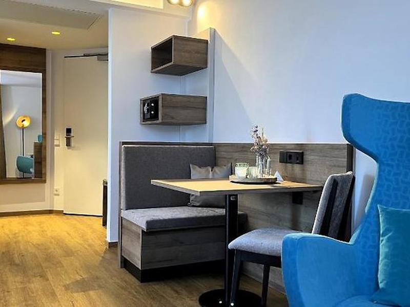 21F2C4F19251DC8B3BF9E70E04FD2090