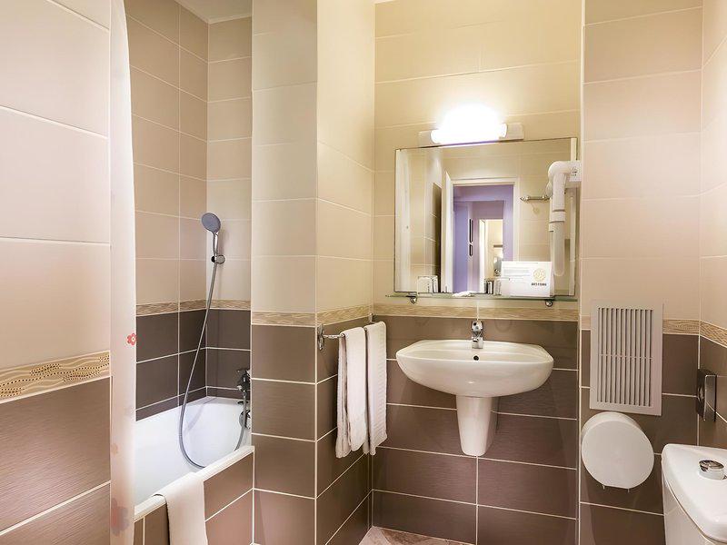 2EE980EFFCB49FA5D30342E8BB0C365A