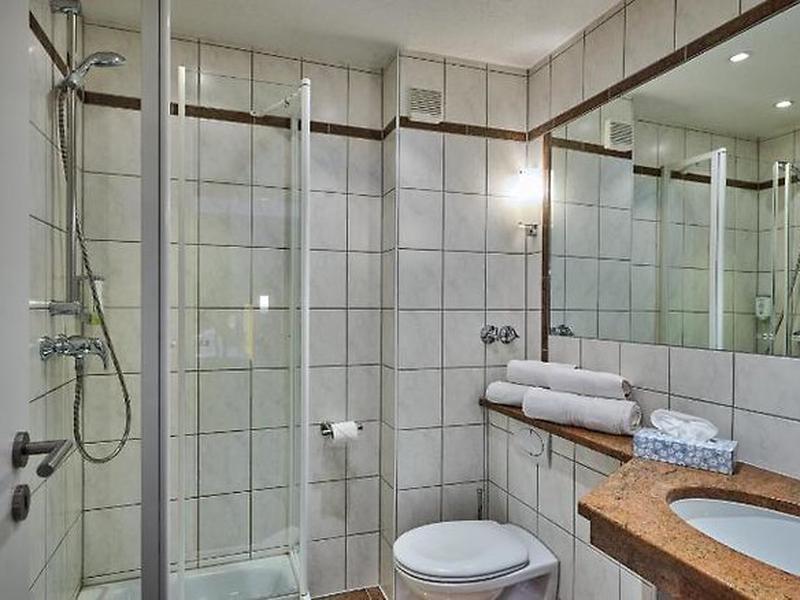 2EDDDB1FAAA40FB28F7D58B6161D9E82