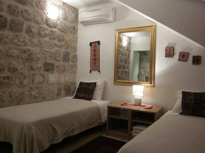 5B0048CE73B9638094A46950415C6E67