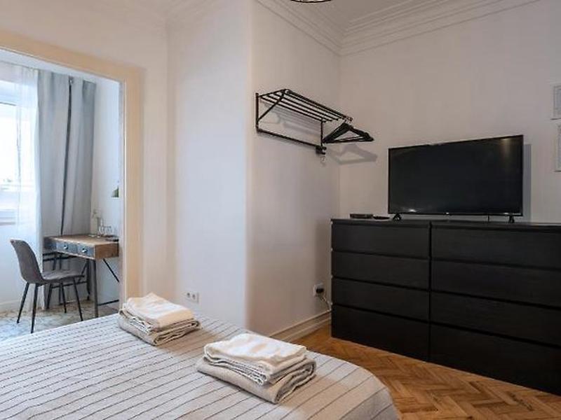 60E30D0DA44E73942651CF048F6111FE