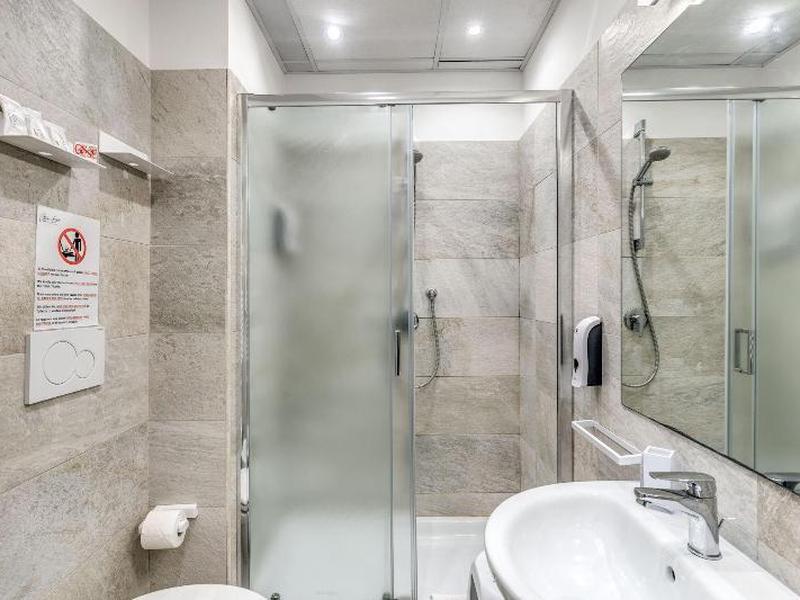 E42374808565FDFC221C353B9476726A