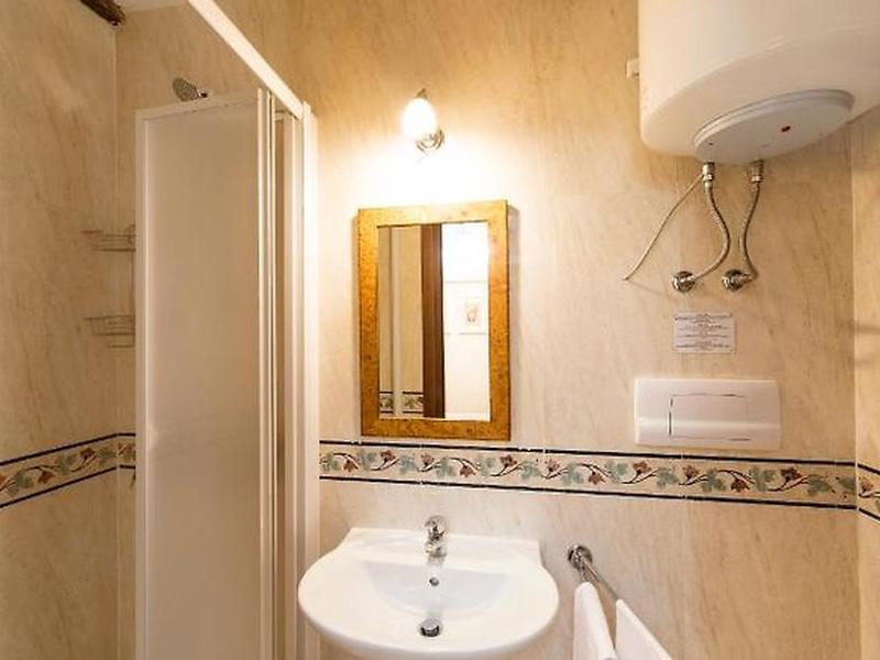 99FAC947AF4614DEBBF0EBFF36765681