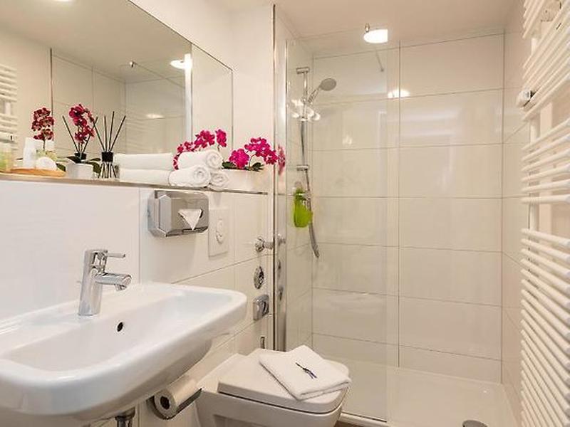 E407C4DE2EFD505FE8C7F9FE21403296