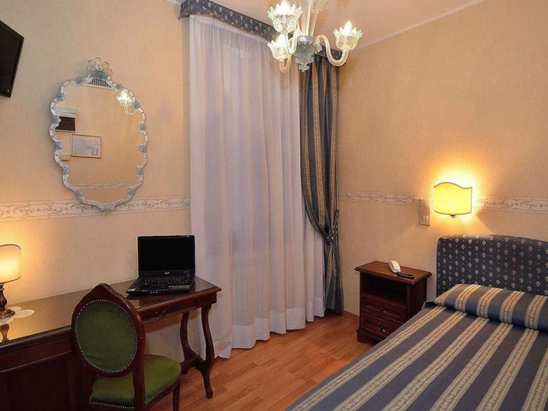 2366CAA11960F905A0CEEF70116053E3