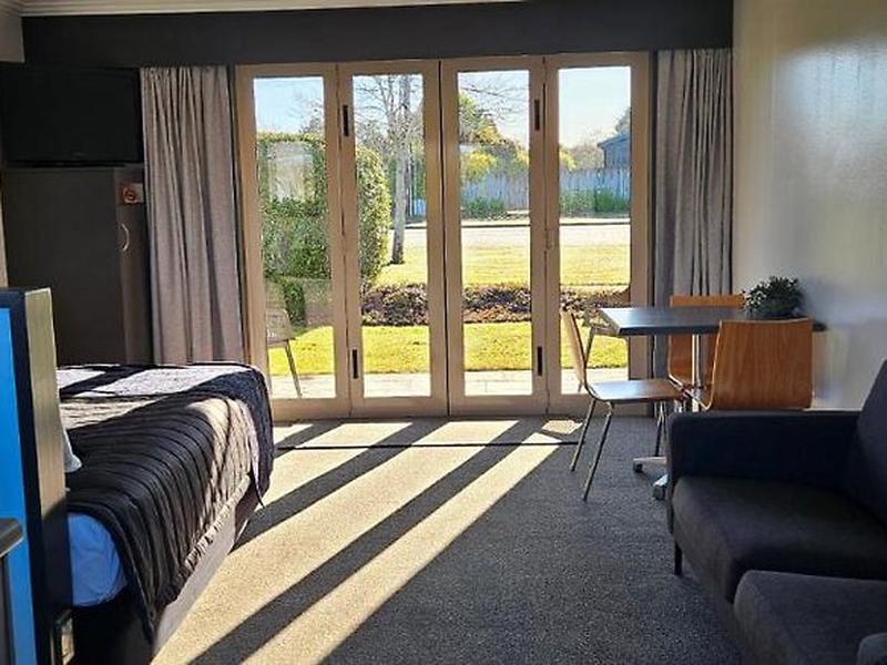 13788088F4EA1A0A0219E61BB199CC02