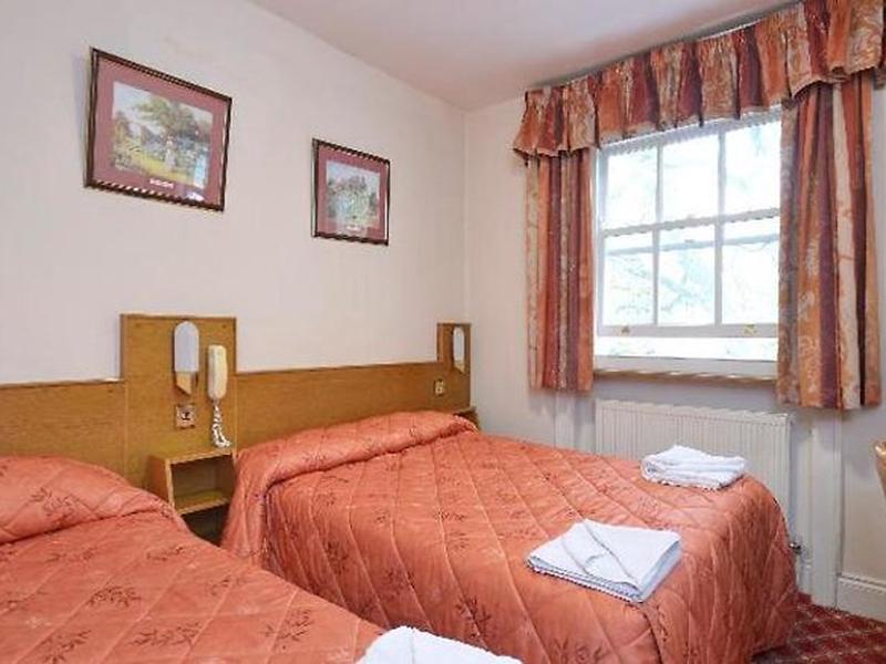 F9C13038D4790B61A8F24AEFA8D81B7E