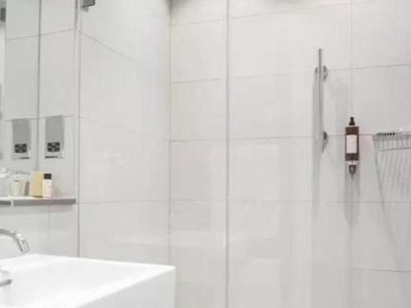 14A00D5040F644F868E6484F97B4B561