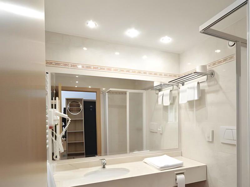 77760D1D3EDFB7A3158E487CF6518466