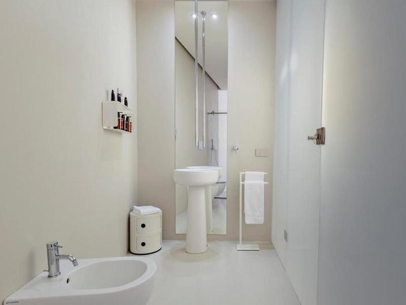 Five Place Design Suite & Apartments