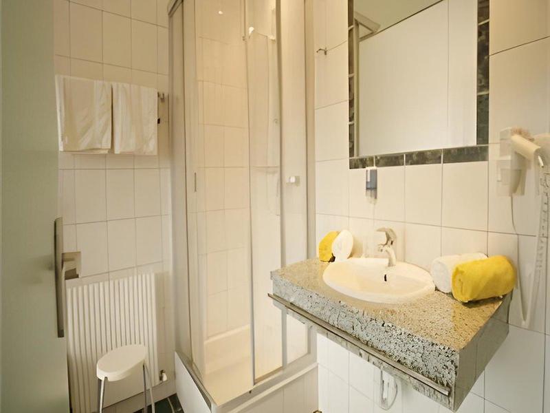 FFFBDC368F79AD51F841B1B62FC91726