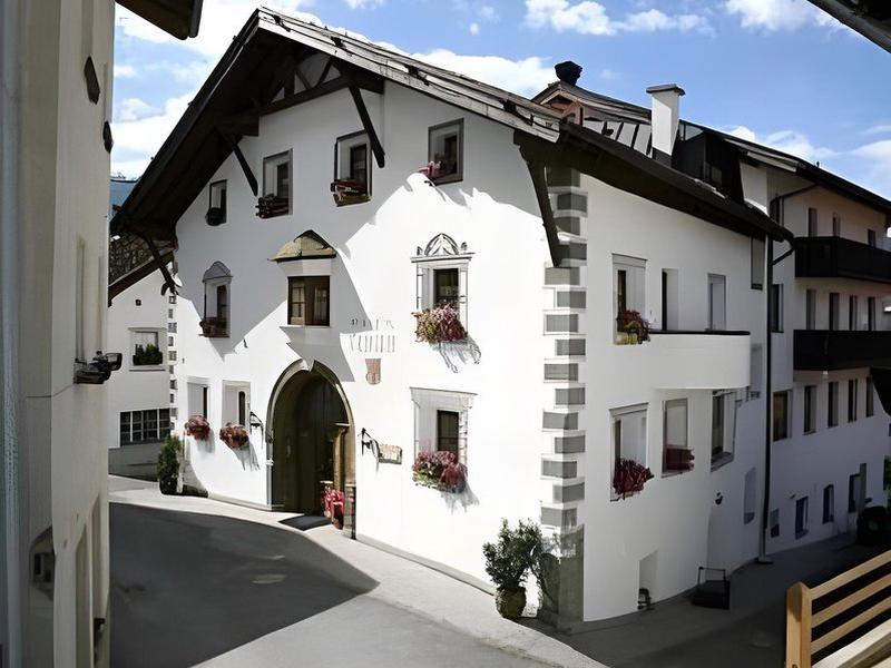 F8192A2E6142C9B6CB2136C6D8DE2128