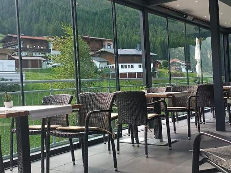 161212F269464A6615E45239EC9B1BFA