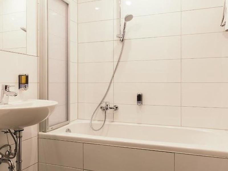 37E5CC8FED3E713A66FEDEAD6105308F