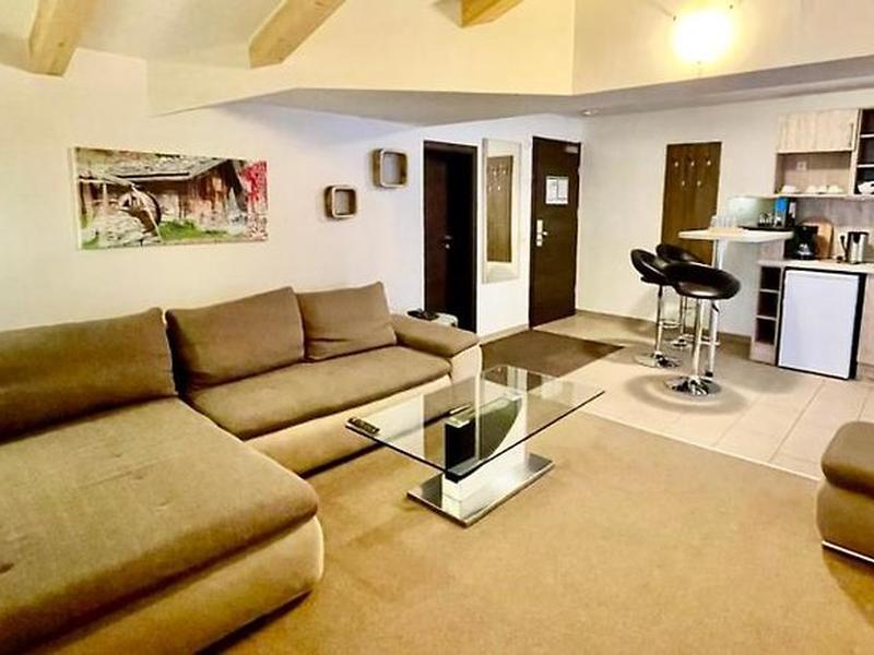 0B2F59887015346401F338A36DFB28F5