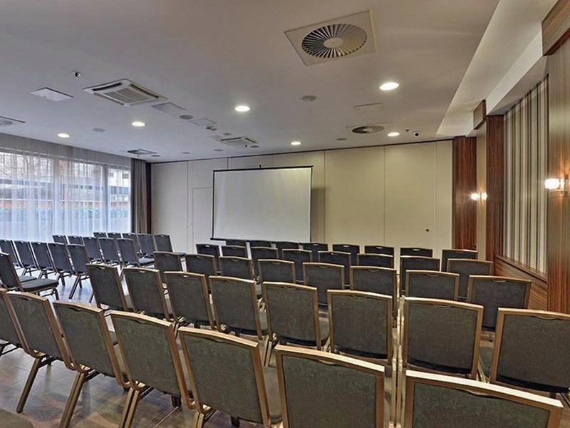 7FF12EB855947C092501355CA26D67F2