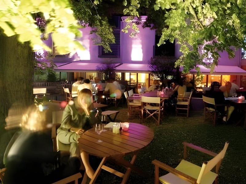 4B3CA9CEBE171415BD8B831A43AE56C5