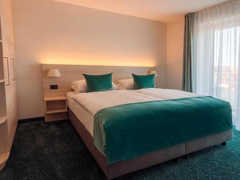 77CFA236DB7C34D70B18F949F531DC18