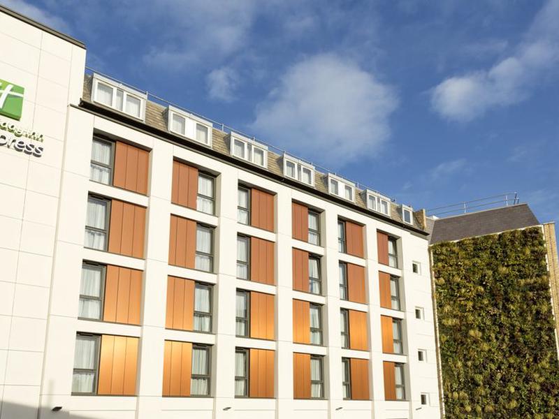 3B9CFA695E7E2EB76A36B5284D275CFB