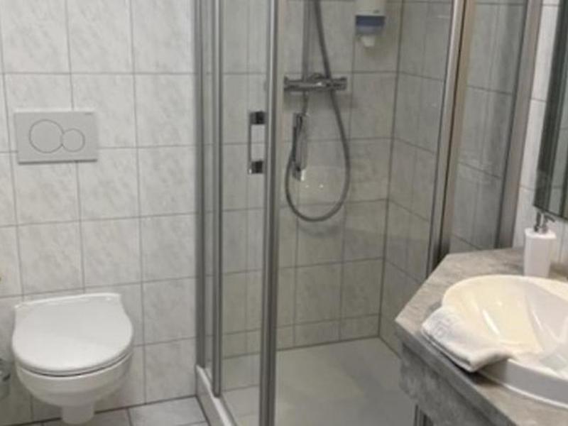 7274E37AEF9270478041E8E54EE5DAC3