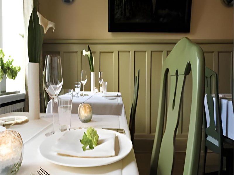 607C62F3518A1A8AAE4F84CDE26B7CBF