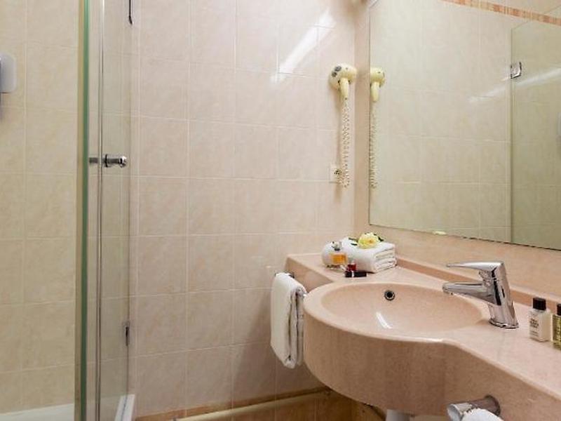 182ADE0148C544F1A7A9D5A196FA2F3C