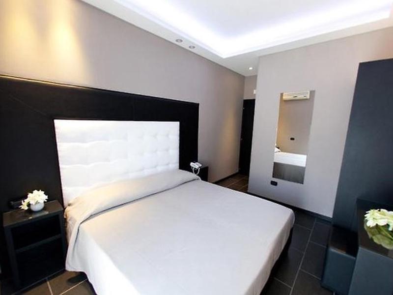 Fly Boutique Hotel