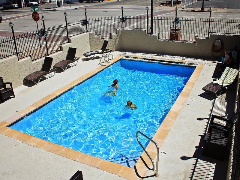 B5A4F4F50DCE3AF971A6881B5B3C4E68