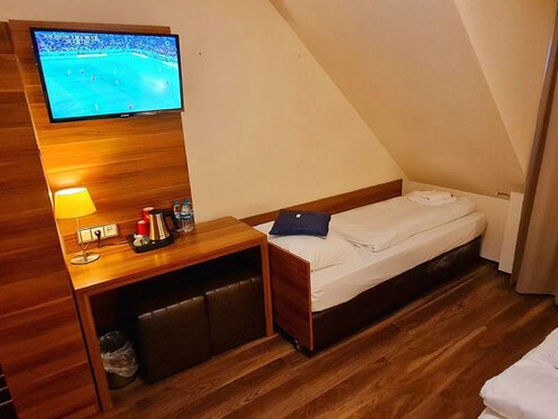 91E218F286A4D6F03FC952BED238BE7E
