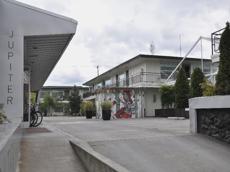 1B1E3480D0CC3BB32B800D92600595C2