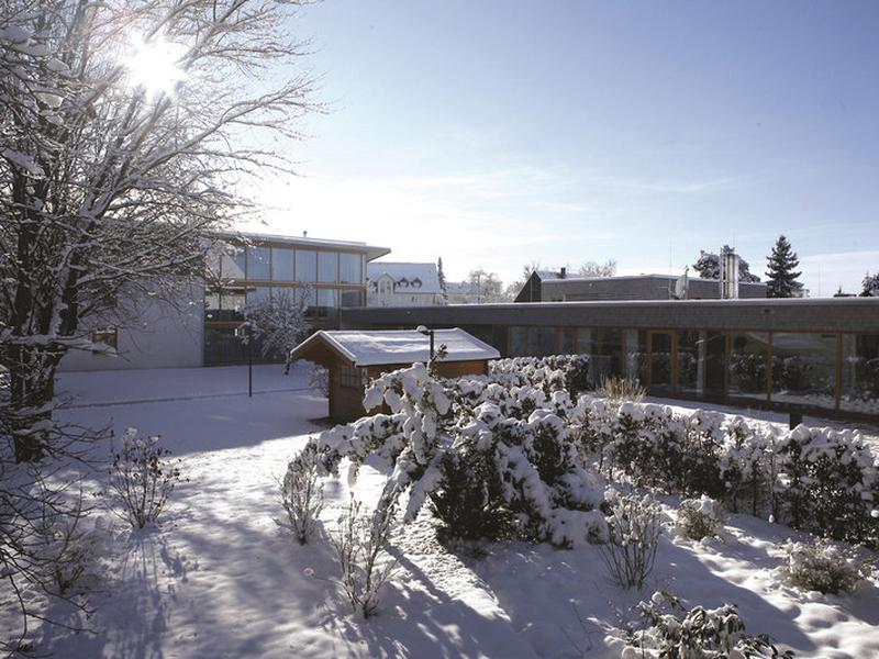 FBB781F64ECA98B473443F95A43F706A