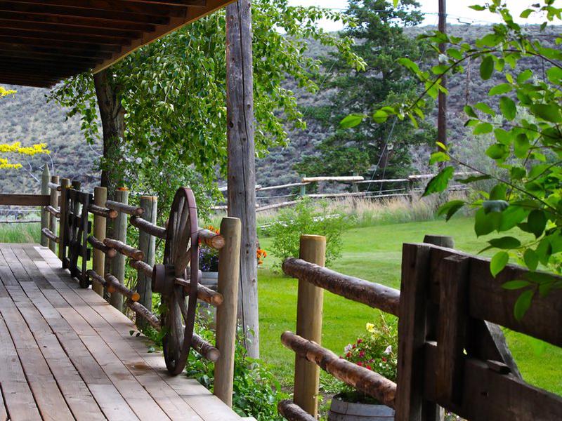 CEB9DB3432776861B0BD9D4FD6EB0B46