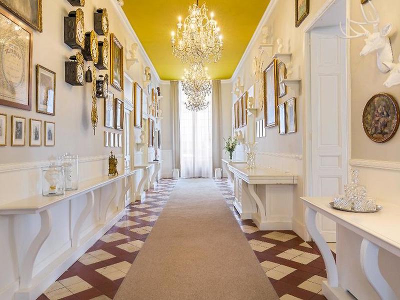 8DCB030DF888708885E2C2FDD5235AE1