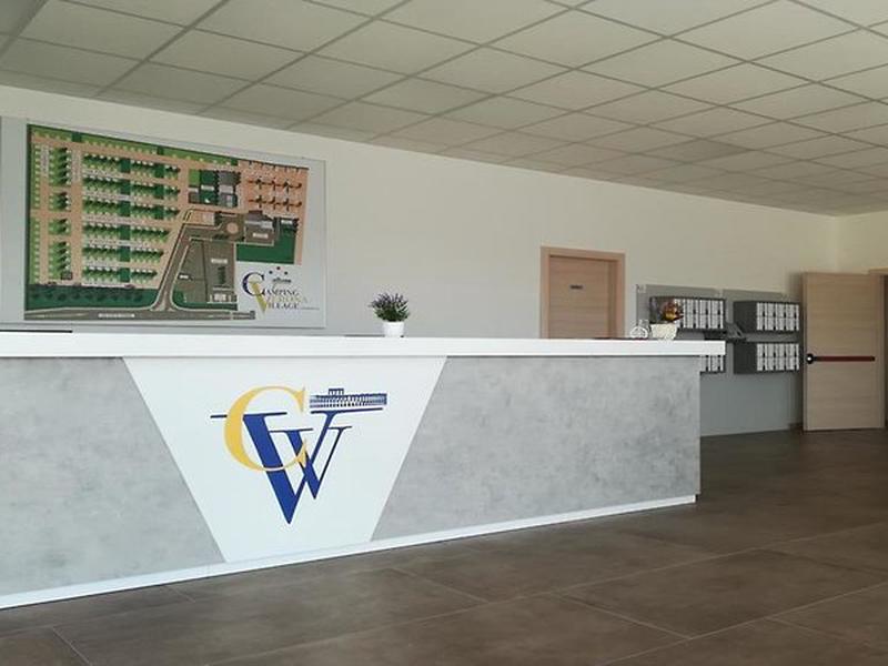 82720B08100143D995018671071FB742